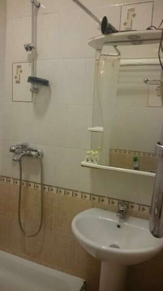 Гостиница Аллес Лазаревское Двухместный с отдельными кроватями без балкона, 1 этаж-4