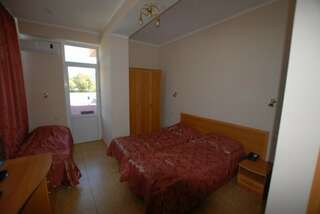 Гостиница Аллес Лазаревское Четырехместный номер с балконом-6