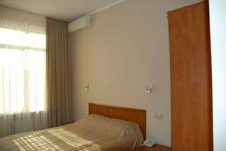 Гостиница Аллес Лазаревское Двухместный "Стандарт" с одной кроватью, с балконом-1